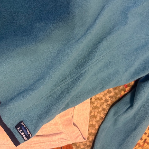 LL bean cozy set sitting by campfire size small/medium - Picture 3 of 5